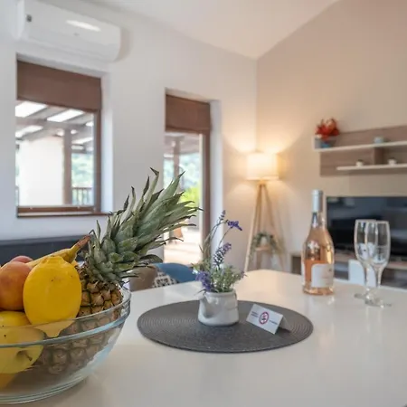 Apartment Tarnovgrad - Free Parking *