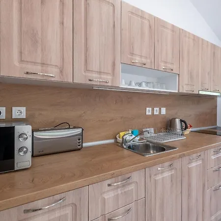 Апартамент Tarnovgrad - Free Parking Велико Търново