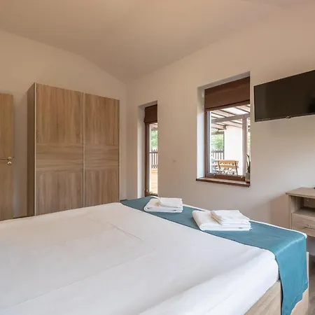 Tarnovgrad - Free Parking Apartment