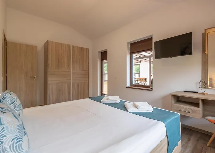 Tarnovgrad - Free Parking Apartment